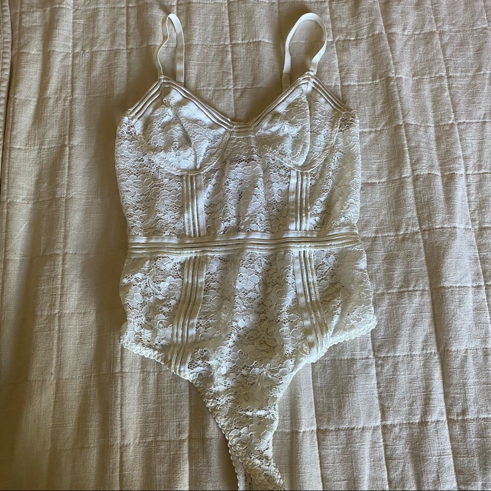 Two bodysuits - Picture 5 of 8